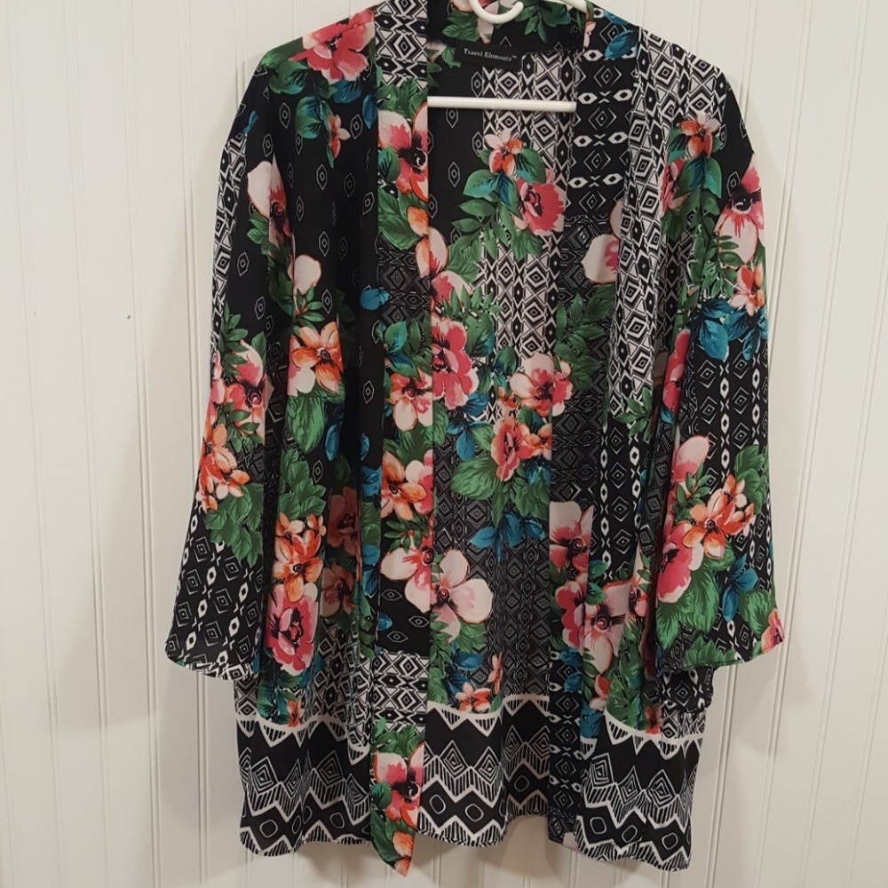 Travel Elements Black/wht and floral kimono sz 2X